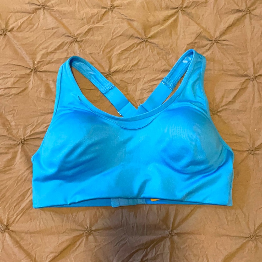 VS pink sports bra